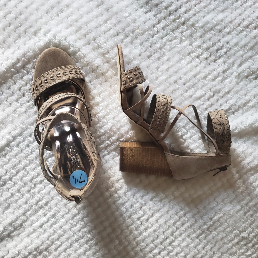 Heels - Picture 5 of 6
